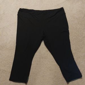 Gap XXL black capri leggings with green stripes